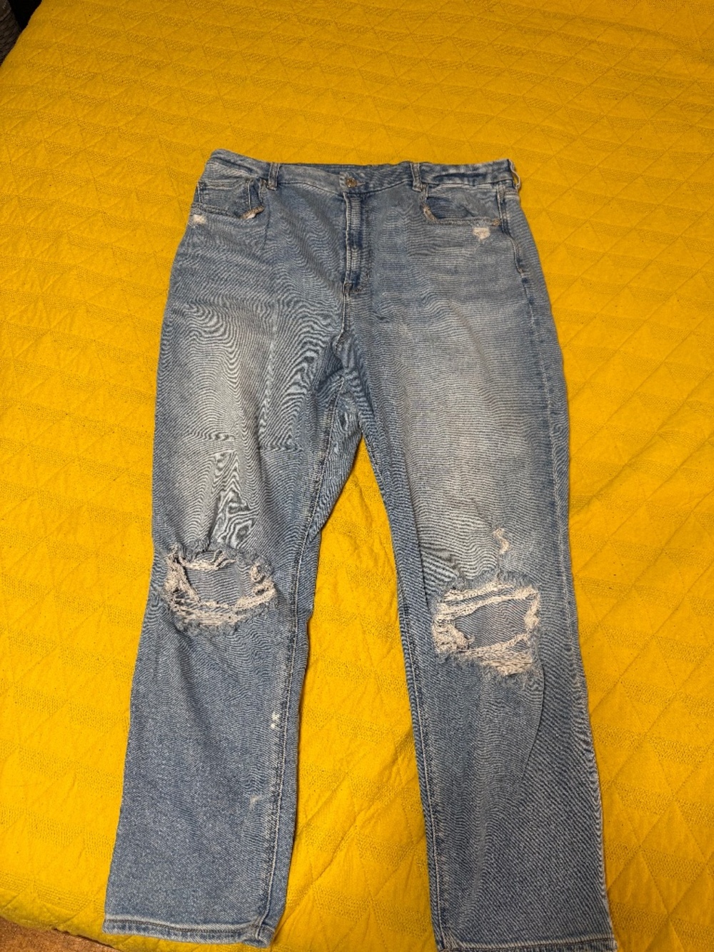 American Eagle Distressed Curvy Stretch Mom Jeans